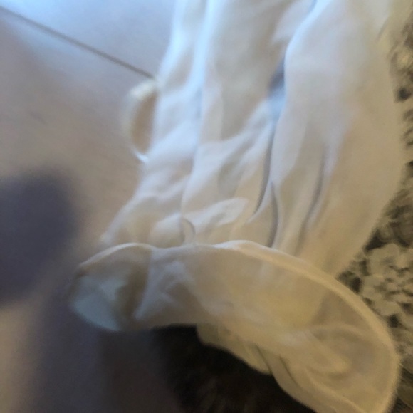 NEW Elegant Sheer Lace Top - Picture 9 of 9